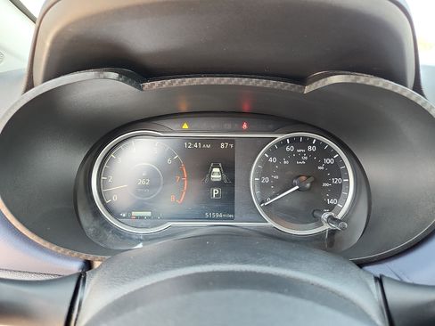 Used 2024 Nissan Versa SV FWD image 17