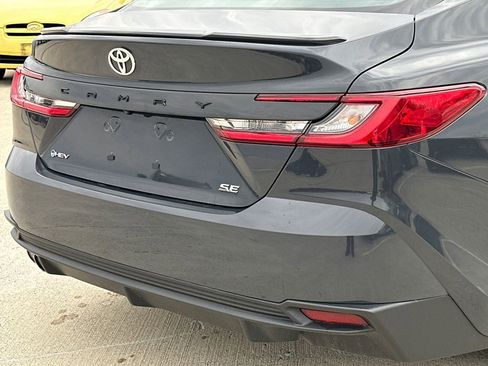 Certified 2025 Toyota Camry SE image 5