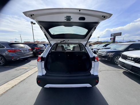 Used 2022 Toyota Corolla Cross LE image 14