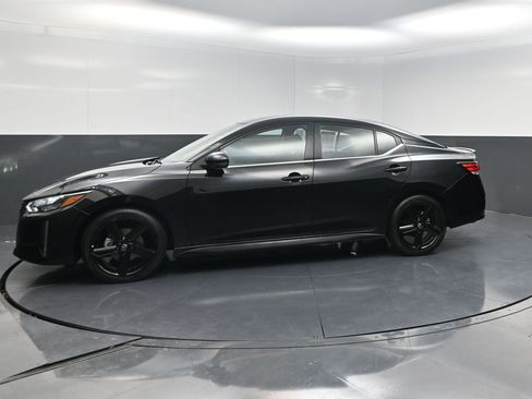 Used 2025 Nissan Sentra SR image 3