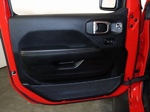 Used 2025 Jeep Wrangler Unlimited Sahara AWD/4WD image 24