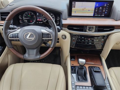 Used 2020 Lexus LX 570 4WD w/ Luxury Package image 27