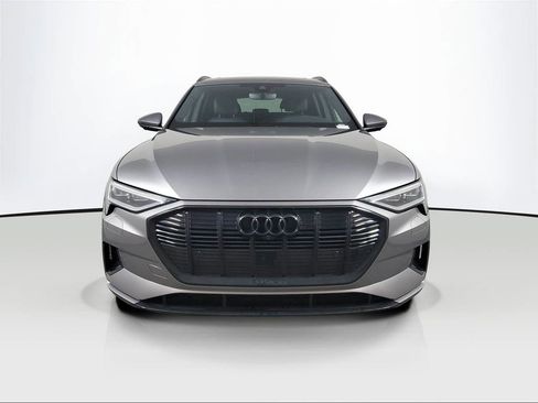 Used 2023 Audi e-tron Premium Plus w/ Premium Plus Package image 2