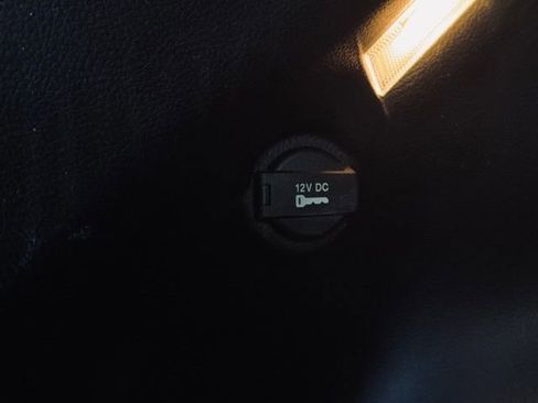 Used 2023 Jeep Compass Latitude image 11