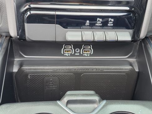 Used 2025 RAM 1500 Big Horn AWD/4WD image 21