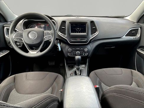 Used 2019 Jeep Cherokee Latitude w/ Popular Appearance Group FWD image 7