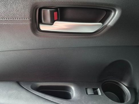 Certified 2025 Toyota Corolla Cross XLE FWD image 31