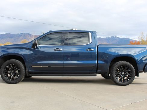 Used 2022 Chevrolet Silverado 1500 High Country w/ High Country Premium Package image 36