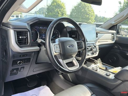 Used 2024 Ford Expedition XLT AWD/4WD image 10