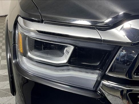 Used 2020 RAM 1500 Laramie image 30