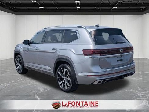 Used 2024 Volkswagen Atlas SEL Premium R-Line AWD/4WD image 3
