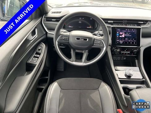 Certified 2024 Jeep Grand Cherokee Altitude AWD/4WD image 15