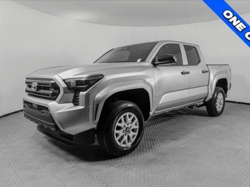 Used 2025 Toyota Tacoma SR RWD image 2
