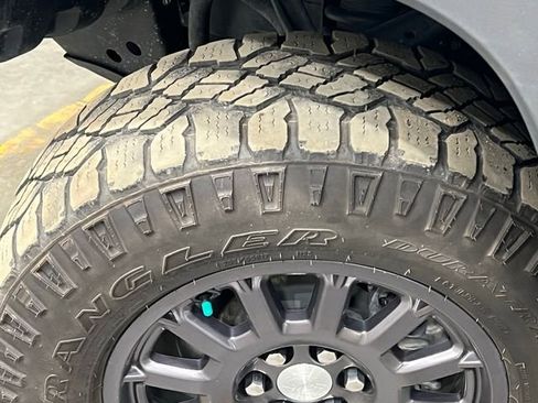 Used 2022 Chevrolet Colorado ZR2 w/ Colorado ZR2 Bison Edition image 35