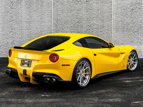 Used 2014 Ferrari F12 Berlinetta RWD image 38