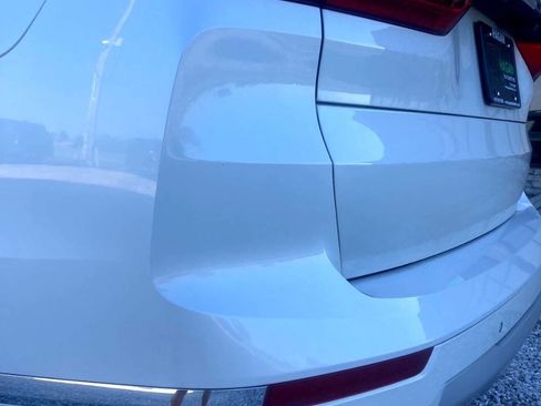 Used 2022 BMW X7 xDrive40i w/ Premium Package AWD/4WD image 11