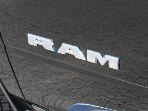 Used 2024 RAM 2500 Big Horn w/ Sport Appearance Package image 17