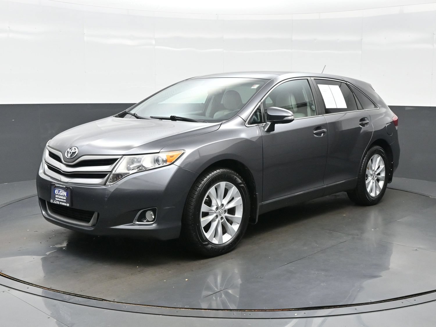 Used 2014 Toyota Venza XLE FWD image 2