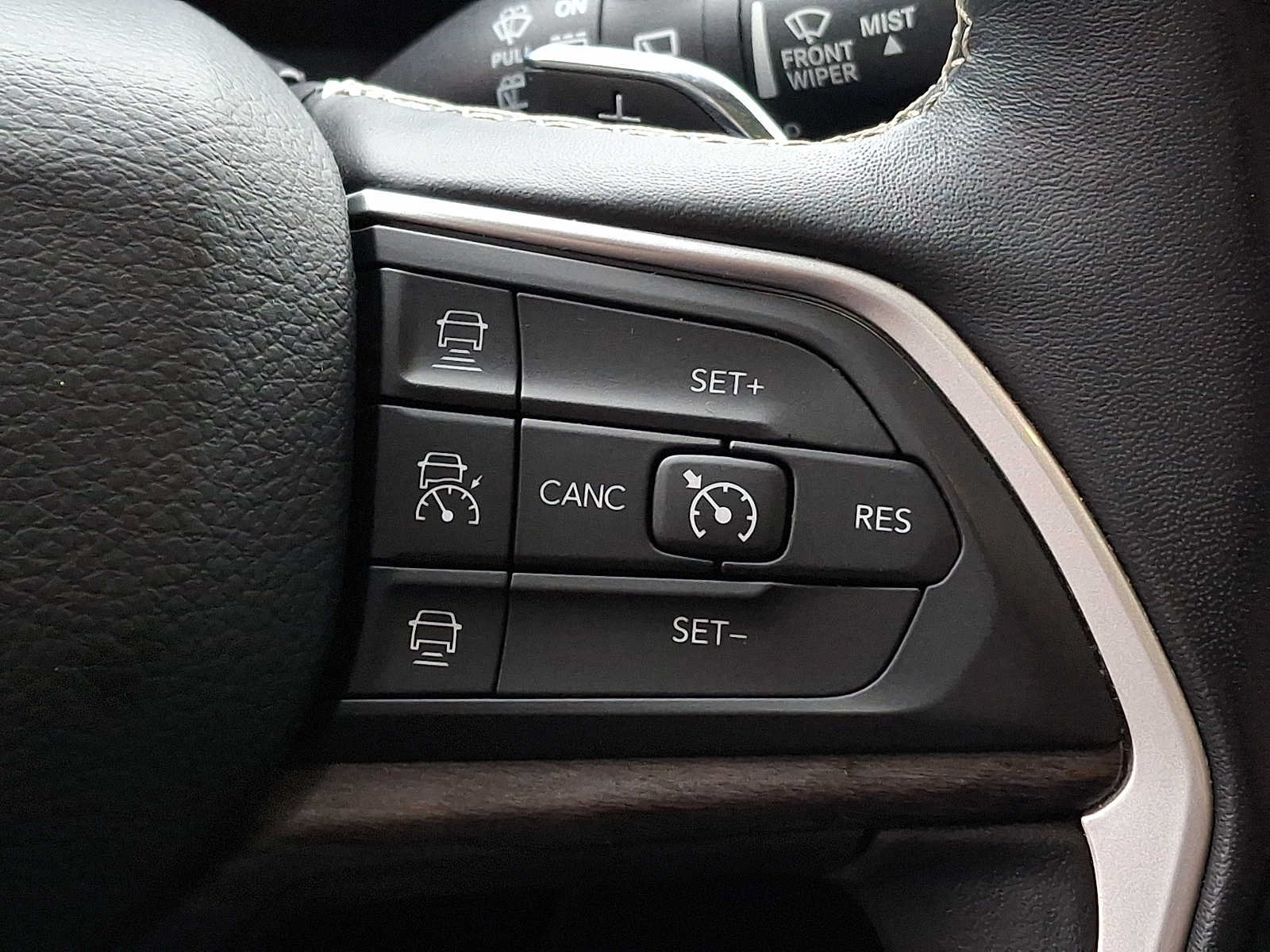 Used 2022 Jeep Grand Cherokee L Limited AWD/4WD image 20
