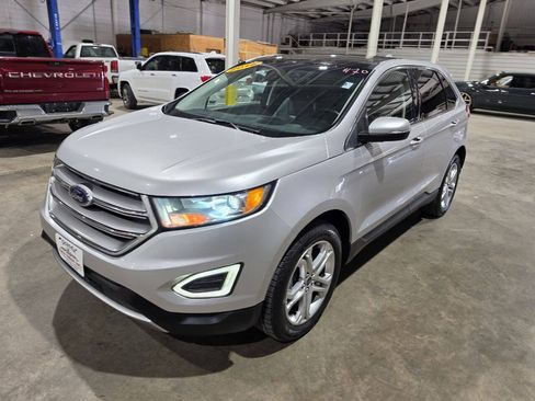 Used 2018 Ford Edge Titanium w/ Equipment Group 301A FWD image 2