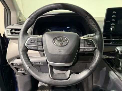 Used 2024 Toyota Sienna Limited AWD/4WD image 25