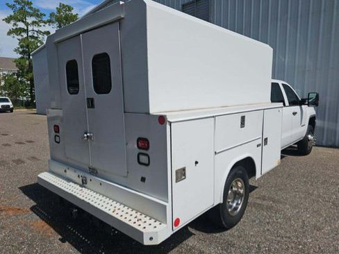 Used 2018 GMC Sierra 3500 2WD Crew Cab w/ Sierra Convenience Package image 3