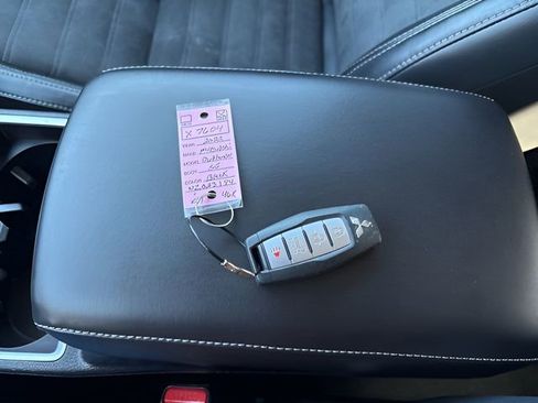 Used 2022 Mitsubishi Outlander SE image 27