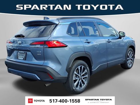 Used 2025 Toyota Corolla Cross XLE AWD/4WD image 7