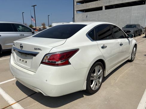 Used 2015 Nissan Altima 3.5 SL FWD image 5