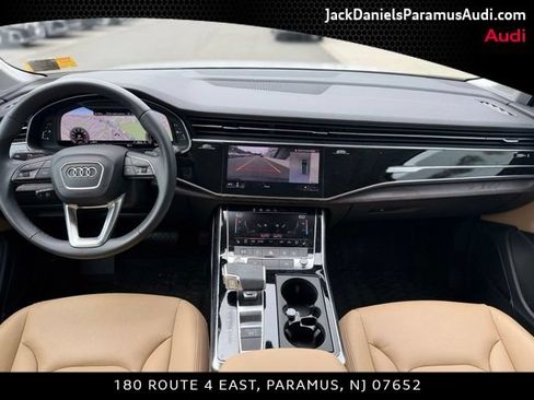 Used 2022 Audi Q7 2.0T Premium Plus w/ Premium Plus Package AWD/4WD image 9