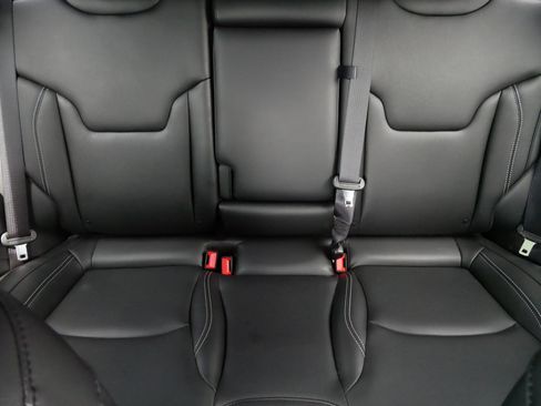 Used 2025 Jeep Compass Limited w/ Mopar Graphics Package AWD/4WD image 13