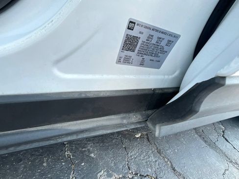 Used 2024 Chevrolet Equinox LT FWD image 9
