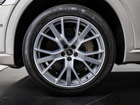 Used 2021 Audi e-tron Prestige w/ Prestige Package image 13