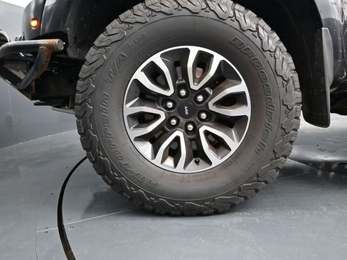 Used 2014 Ford F150 Raptor w/ Equipment Group 801A Luxury image 16