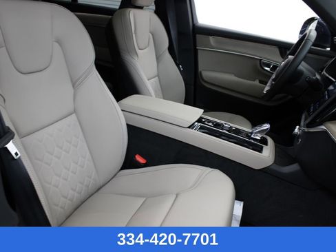 New 2026 Volvo XC90 B6 Plus image 25