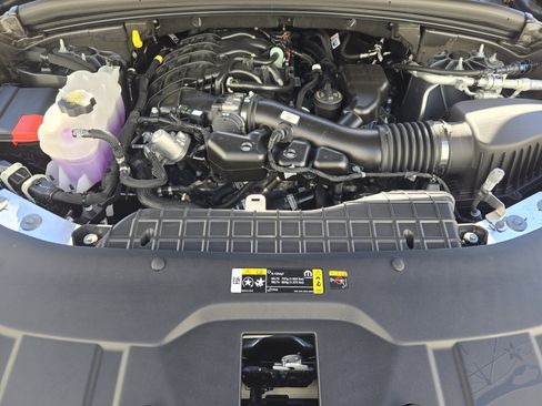 New 2025 Jeep Grand Cherokee L Laredo image 23