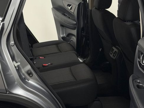 Used 2018 Nissan Rogue SV AWD/4WD image 10