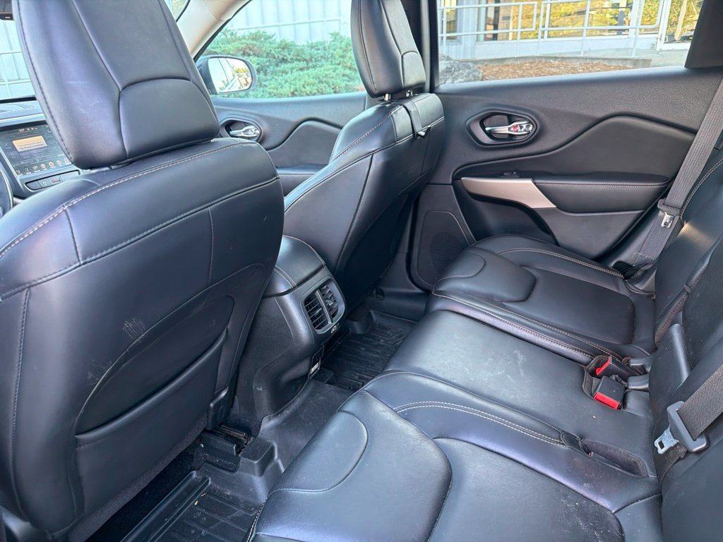 Used 2018 Jeep Cherokee Limited AWD/4WD image 21