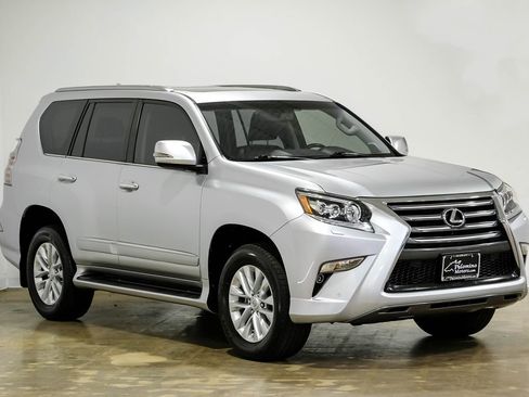 Used 2017 Lexus GX 460 image 7