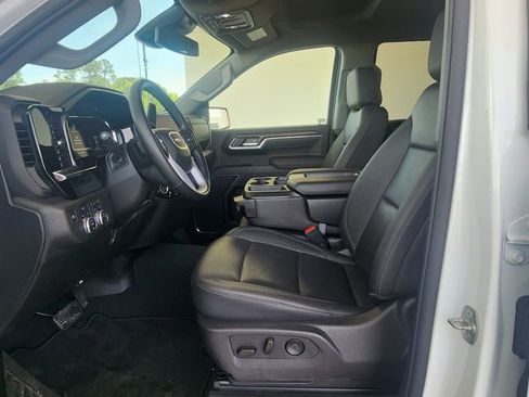 Used 2025 GMC Sierra 1500 SLT AWD/4WD image 18