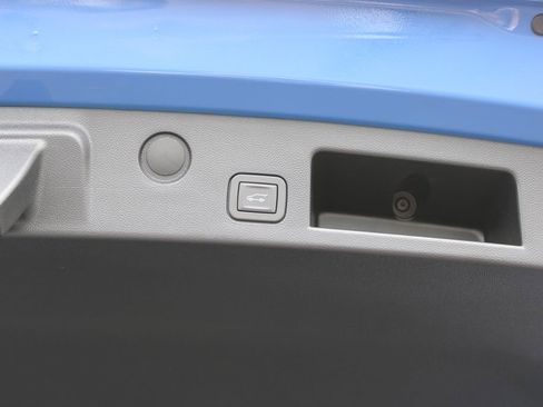 Used 2025 Chevrolet Equinox ACTIV w/ Safety and Technology Package image 18