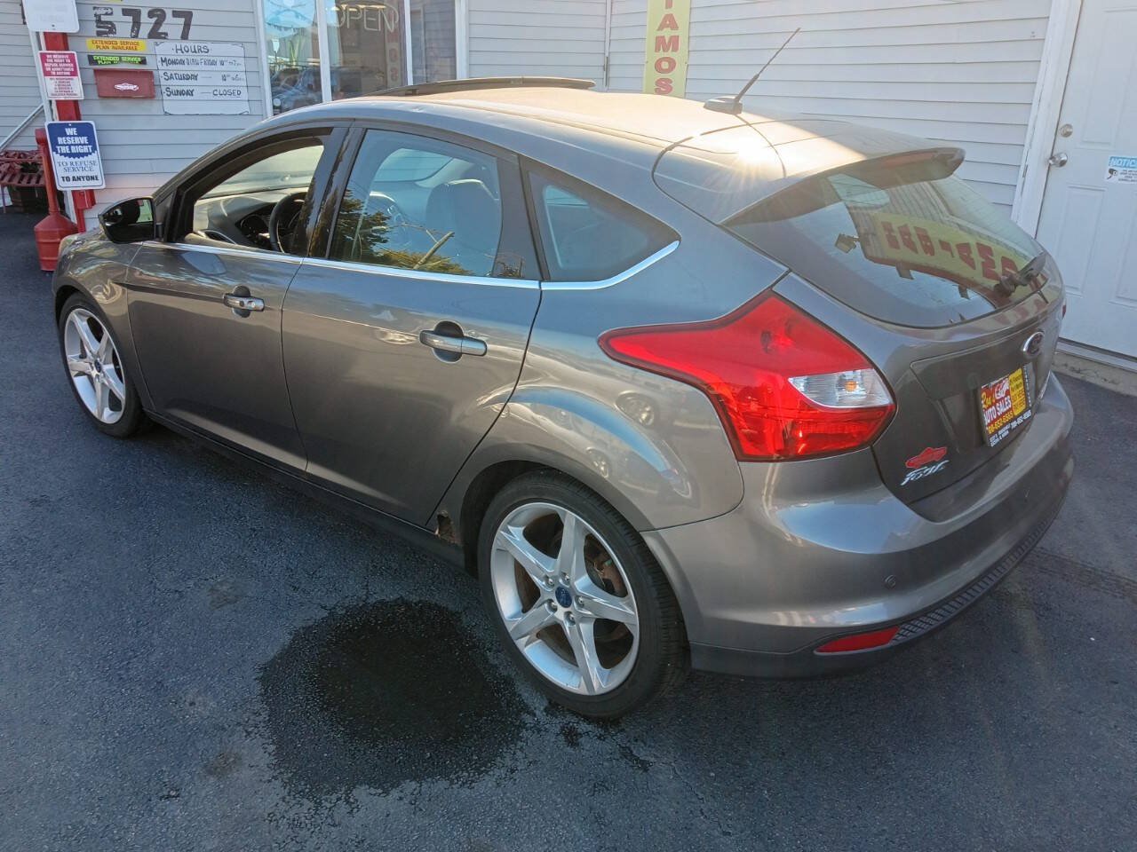 Used 2014 Ford Focus Titanium w/ Luxury Package FWD image 6