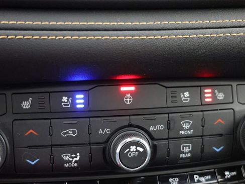 Used 2025 Dodge Durango R/T image 9