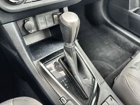 Used 2016 Toyota Corolla LE image 19