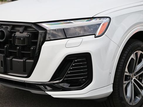 Used 2025 Audi Q7 2.0T Premium Plus AWD/4WD image 12