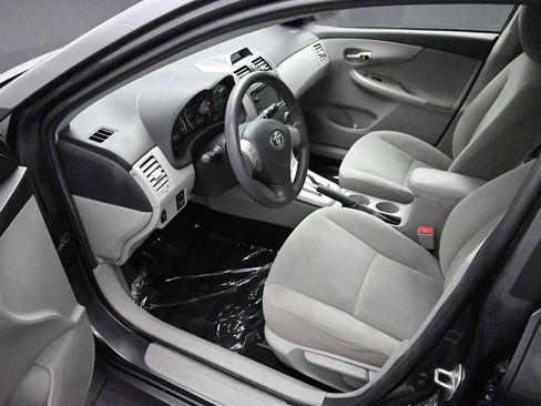 Used 2013 Toyota Corolla LE FWD image 21