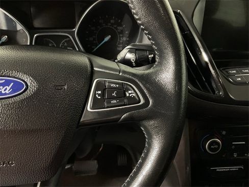 Used 2019 Ford Escape SEL image 25