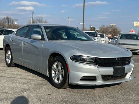 Used 2021 Dodge Charger SXT image 4