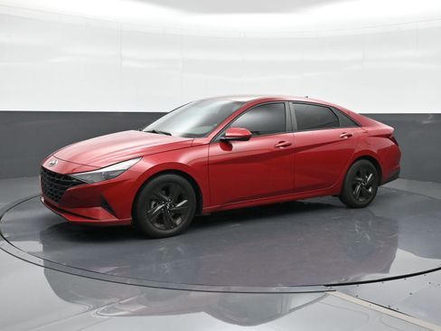 Certified 2021 Hyundai Elantra SEL FWD image 1