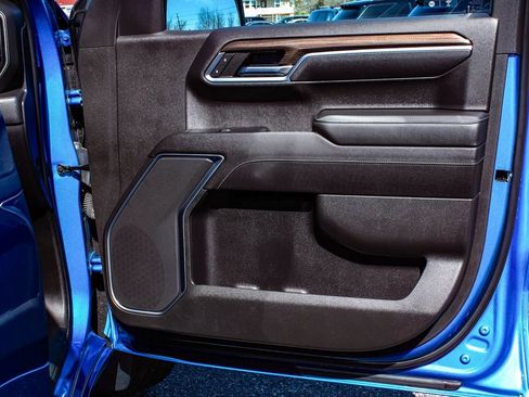 Used 2022 Chevrolet Silverado 1500 RST w/ LPO, Dark Essentials Package AWD/4WD image 13
